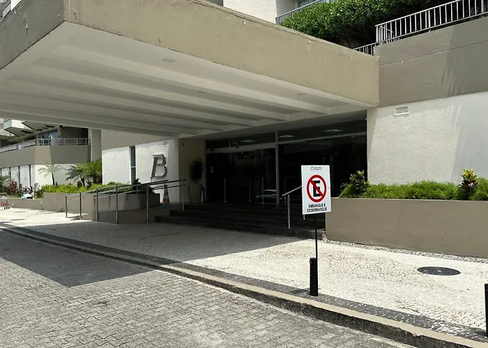Apartamento em frente à praia, com vista mar e ao lado do Wndsor Rio de Janeiro